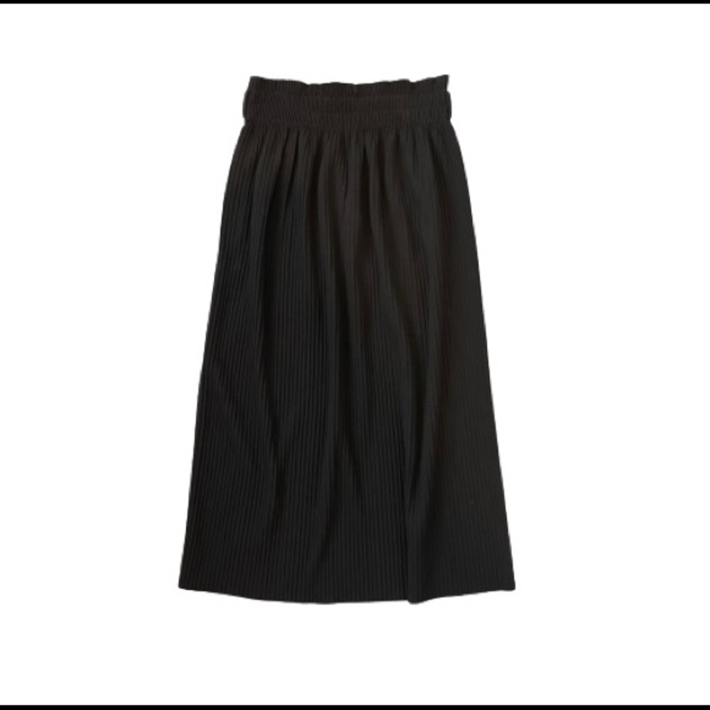 pleated skirt